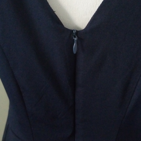 Tobi Low cut dress - Picture 5 of 7